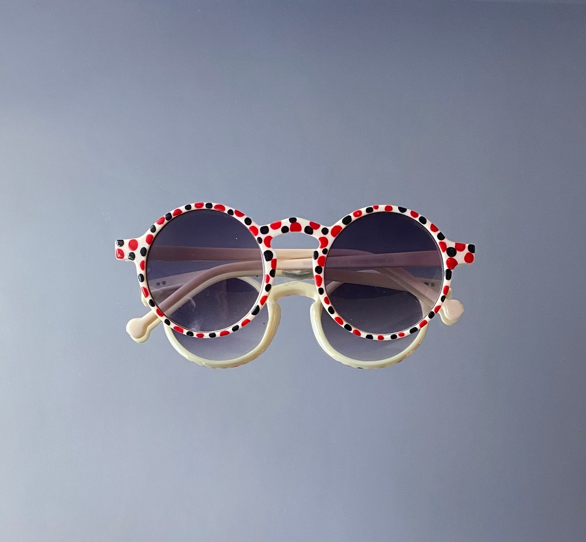 Black and Red Polka Dot Handpainted Vintage Sunglasses - Etsy display picture 3