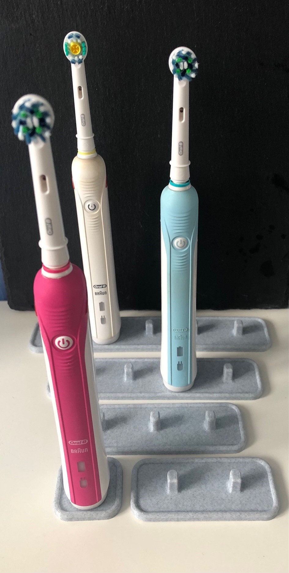 Support/support de brosse à dents électrique pour 5, 4, 3, 2, 1 brosses à dents  électriques Braun Oral B blanc, noir, gris, effet marbre, rose et bleu  clair -  France