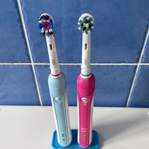 Elektrozahnbürstenständer für 5, 4, 3, 2, 1 Braun Oral B Elektrozahnbürsten weiß, schwarz, grau, Marmoreffekt, rosa und hellblau Blau