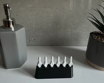 Interdental brush stand for six Stoddard Optim brushes