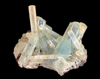 76 c.t Gemmy Aquamarine Cluster Bunch-Crystal -Specimen-Water Eaten-Minerals-Gemstones-Rough Stone-Rocks-Home Decorations-Jewllery.