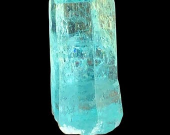 64 c.t Gemmy Aquamarine-Aquamarine Crystal -Specimen-Water Eaten-Minerals-Gemstones-Rough Stone-Rocks-Home Decorations-Jewllery-Dark Blue.