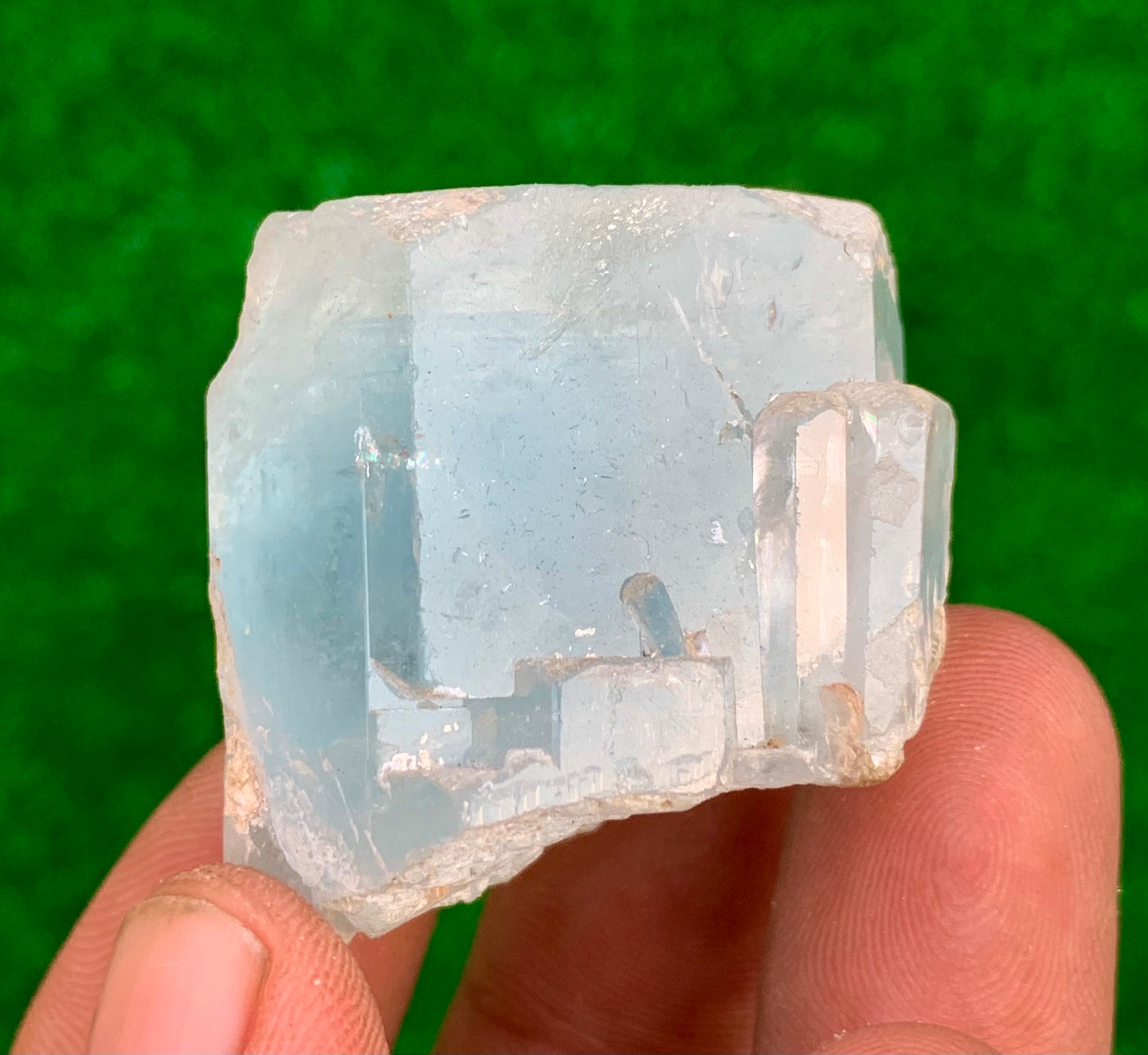 アクアマリン結晶　7㎝ 232カラット 天然ブルーアクアマリン結晶 結晶標本 岩石 宝石 原石