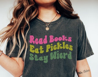 Comfort Colors Pickle Shirt, Retro Reading TShirt, Funny Pickle Lover T Shirt, Reader Birthday Gift, Pickles Crewneck, Book Lover Gift Tee