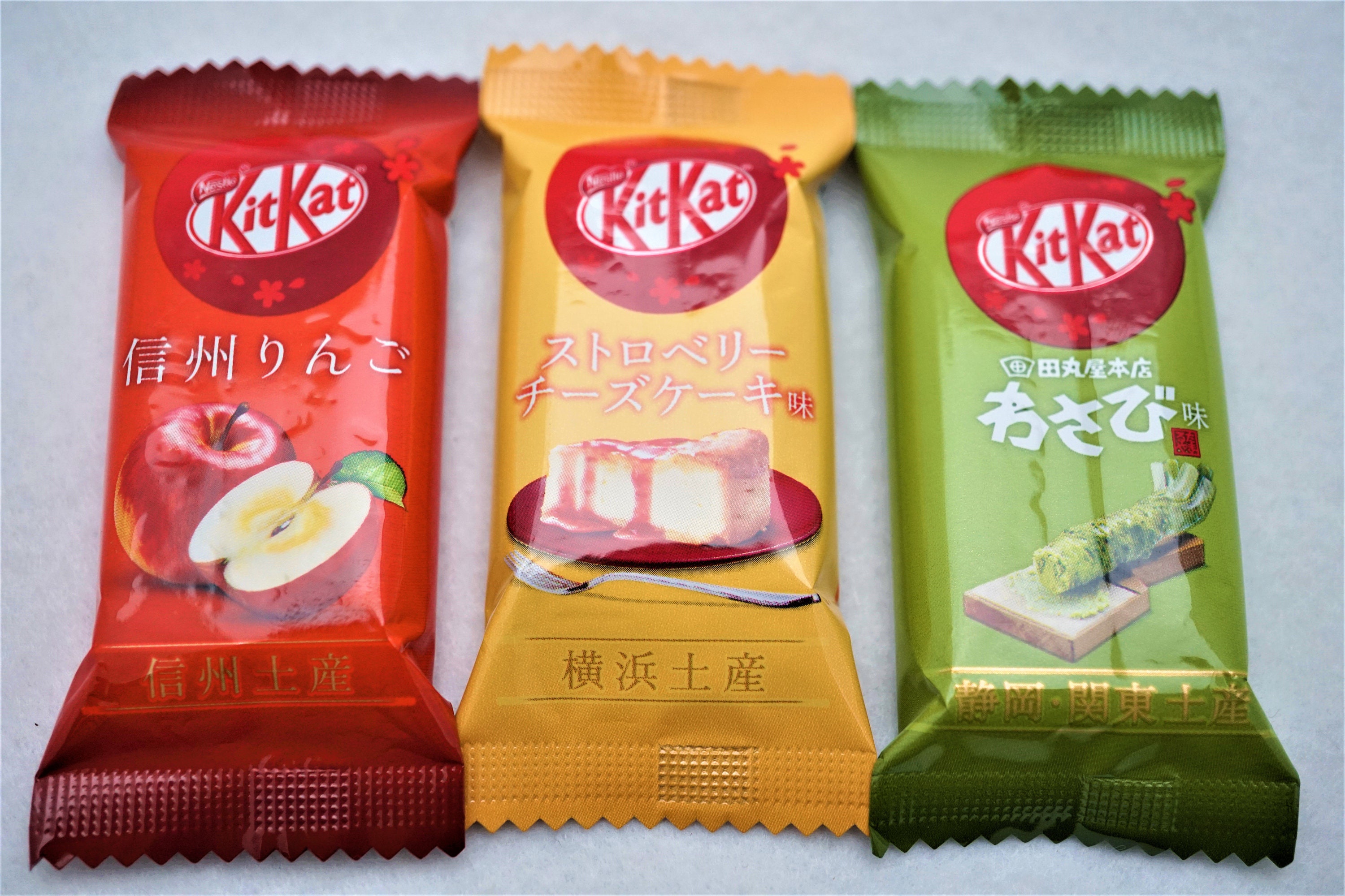 Kit Kat 3 Kinds 3 Pieces, Wasabi, Strawberry, Apple, Japanese Flavor
