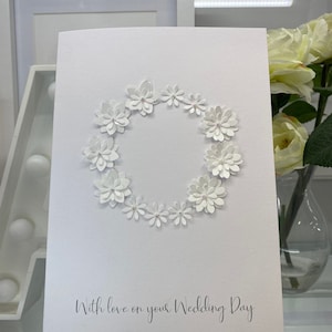 Hochzeitskarte, weißer Blumenkranz, Hochzeitskarte, Karte für Braut & Bräutigam, Glückwunschkarte zur Hochzeit, Karte für Braut & Bräutigam, Papierblumen