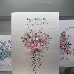 Tarjeta del Día de la Madre, Tarjeta especial del Día de la Madre con mariposas y flores rosas, Tarjeta especial del Día de la Madre, Tarjeta de lujo del Día de la Madre.