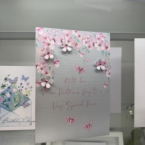 Muttertagskarte, spezielle Muttertagskarte mit rosa Schmetterlingen und Blumen, spezielle Muttertagskarte, Luxus-Muttertagskarte, Blumen