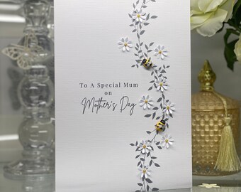 Carte de fête des mères, carte de fête des mères avec abeilles en bois, carte de fête des mères pour les amateurs d'abeilles, carte de fête des mères de luxe, carte d'abeille, carte d'amant de jardin