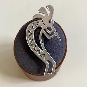 Sterling Silver Kokopelli Brooch - Signed MJ - Stamped Geometric Detail - 5cm - c. Late 20th Century