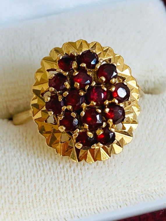 1970s 9ct Garnet Cocktail Ring - Textured Diamond… - image 5