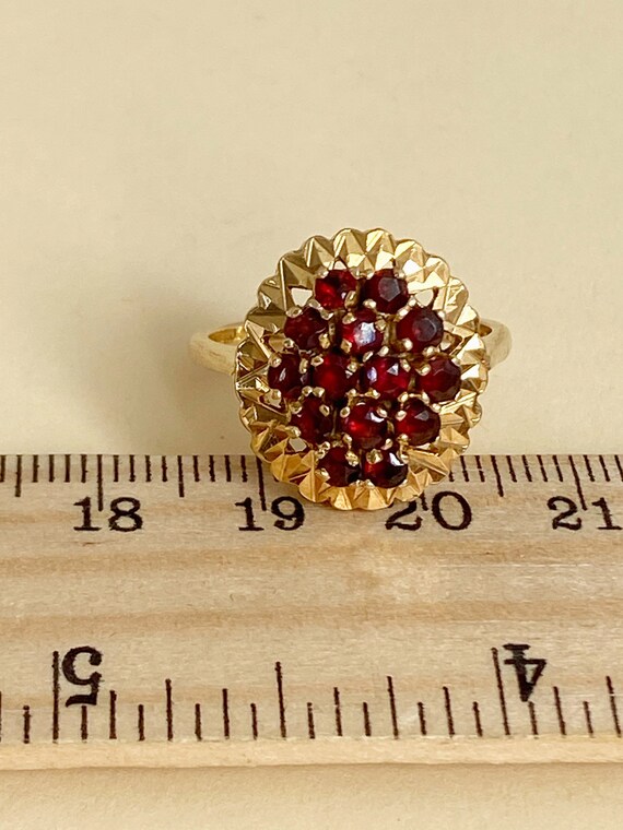 1970s 9ct Garnet Cocktail Ring - Textured Diamond… - image 10