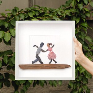 Tänzer. Verliebt ins Tanzen. Erster Tanz. Liebhaber des Tanzes. Wandmalerei aus Muscheln und Steinen. Geschenk für Verliebte. Tänzer Poster.