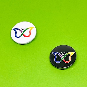 ADHD Awareness Schmetterling Badge: Neurovielfalt Pin, Magnet oder Schlüsselanhänger