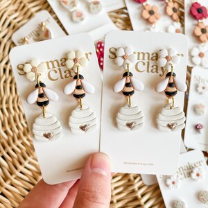 Spring Honey Bee Polymer Clay Earrings // Bee Earrings // Flowers // Bee Hive
