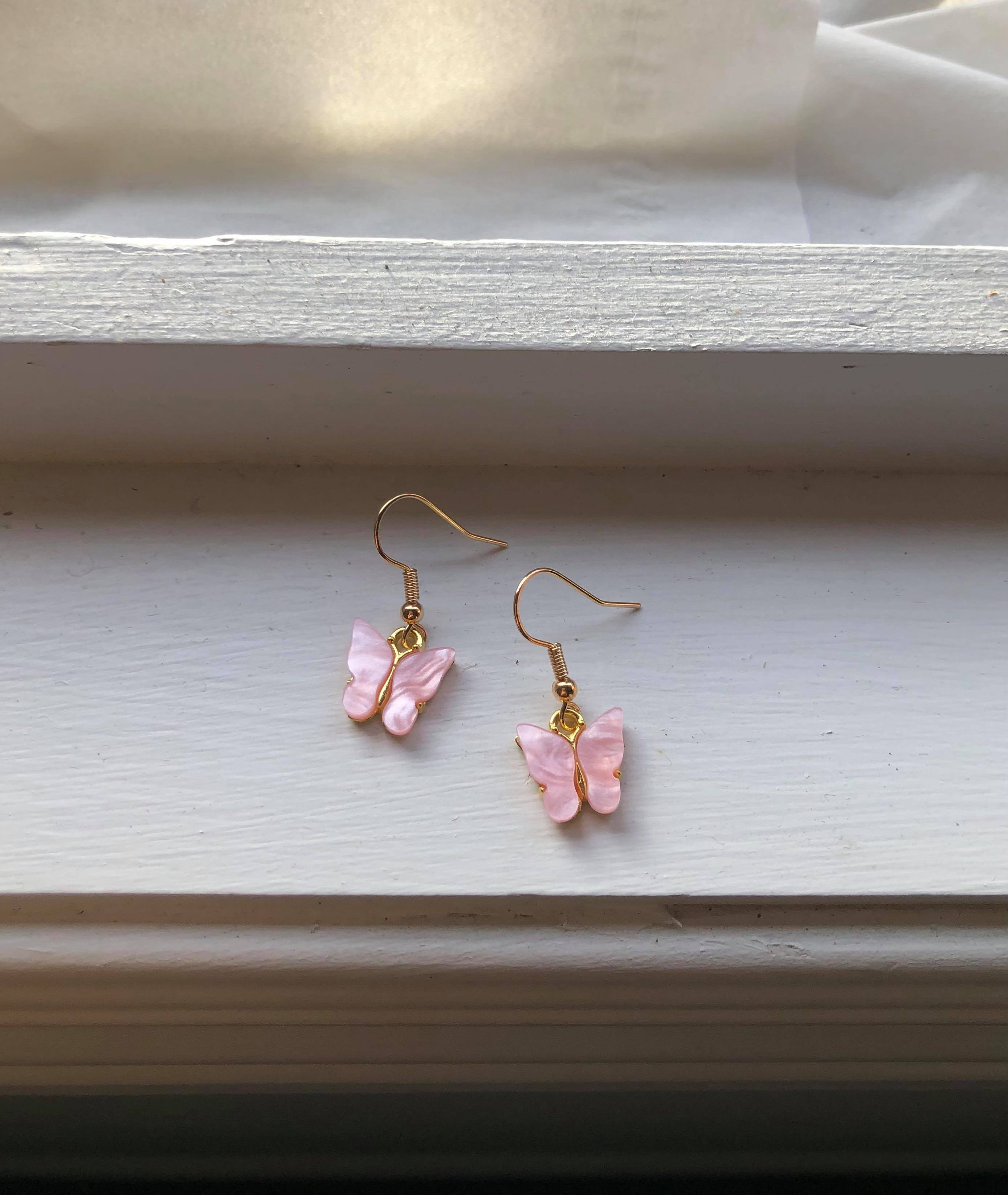 Selling earrings shop on etsy