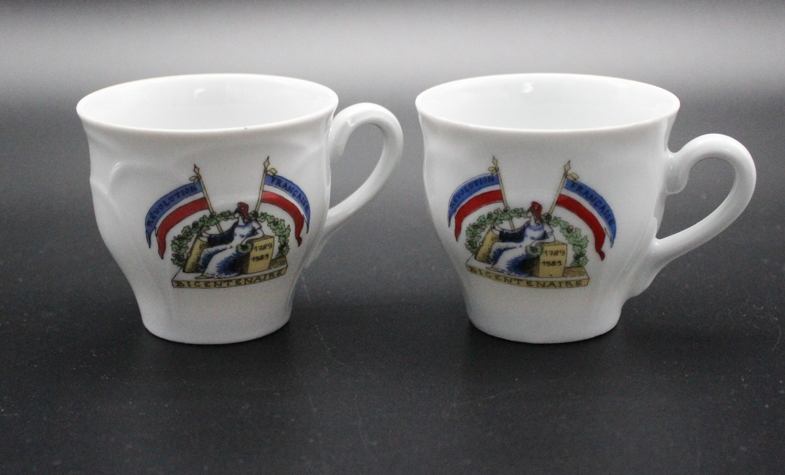 2 Tasses Éditées en 1989 Pour Bicentenaire de La Révolution Française Bernadette Frappier Apilco