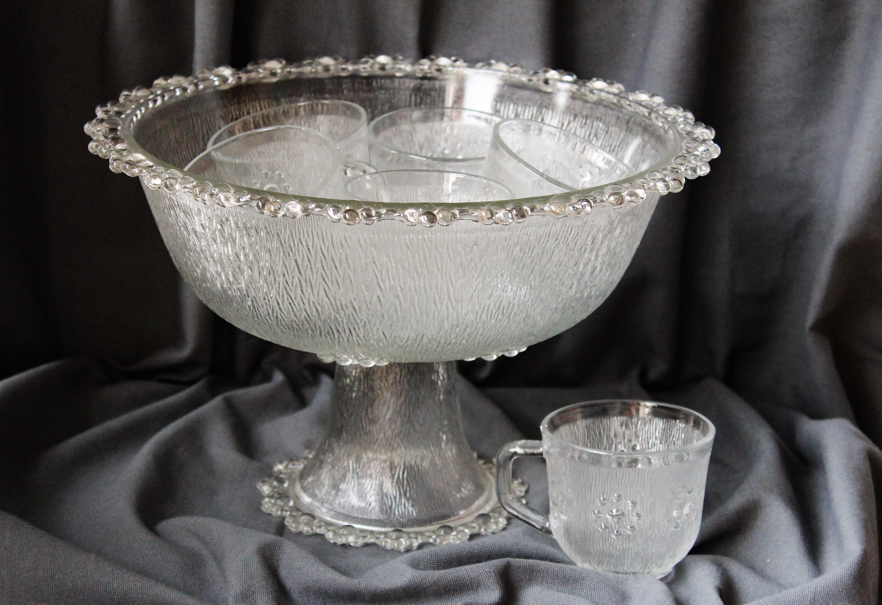 Service à Punch, Saladier en Verre Texturé et 6 Tasses Assorties Vintage