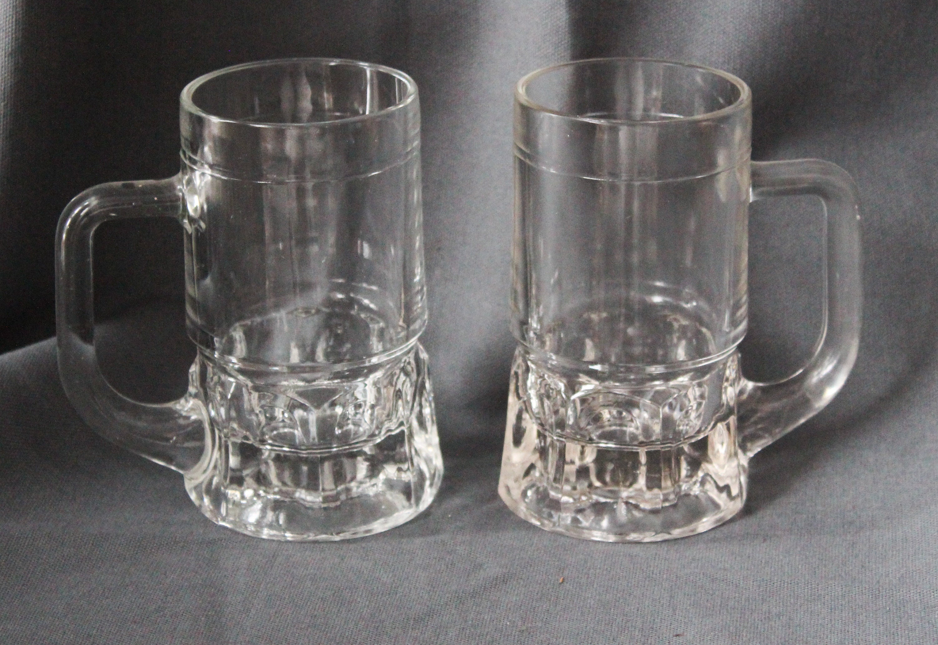 2 Choppes Vintage Verre Pressé Transparent