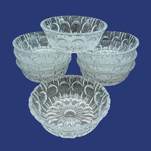 8 GLASS CUPS, dessert bowls, vintage ice cream cups