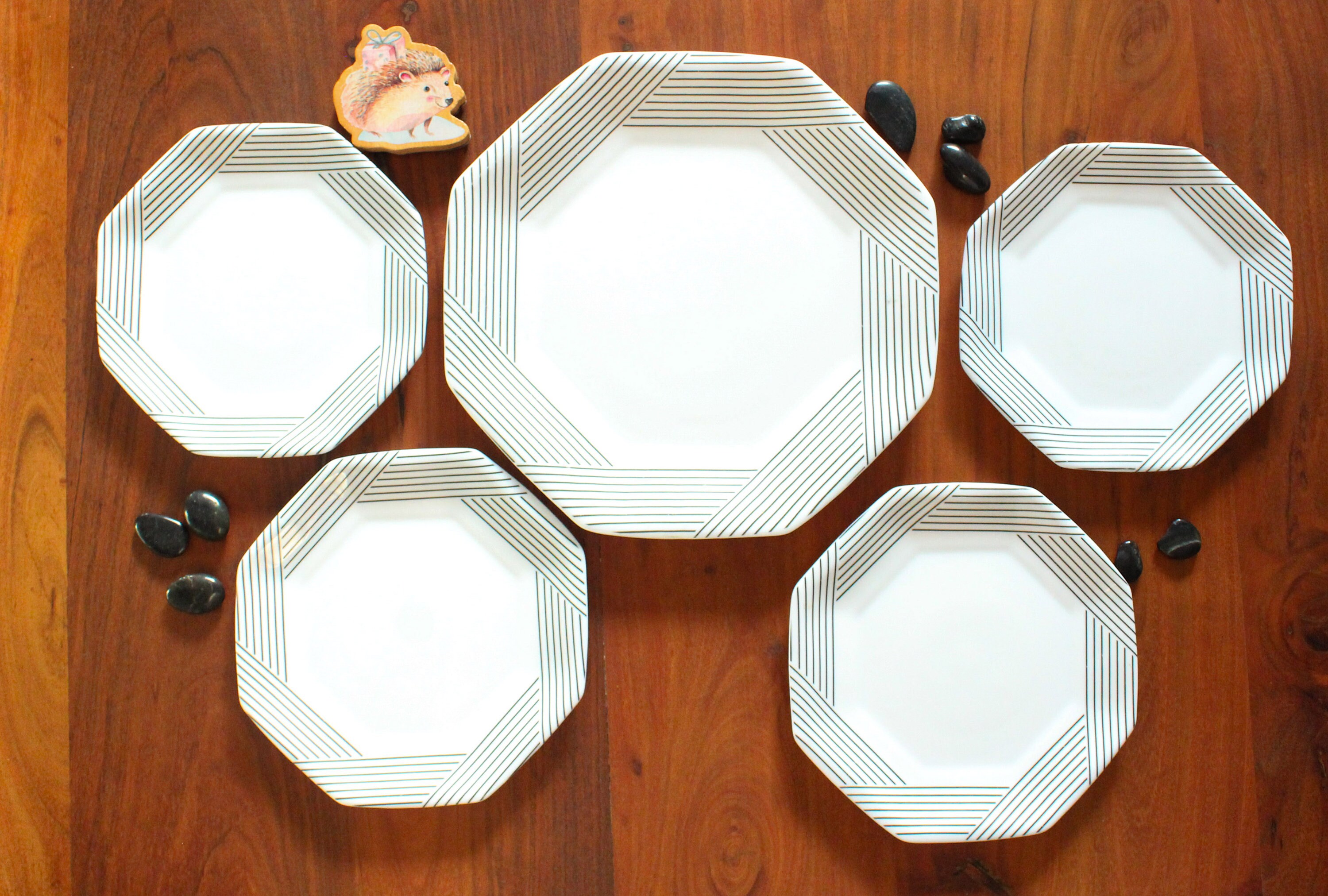 4 Assiettes Dessert et Petit Plat Vintage Novoctime Arcopal