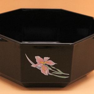 Large black SALAD BOWL Borneo pattern in tempered opal Arcopal NOVOCTIME series Borneo pattern