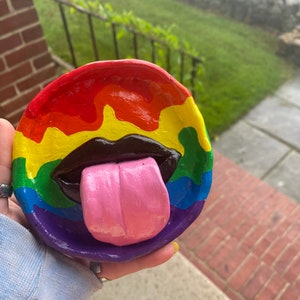 Trippy clay incense holder