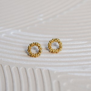 Gold Plated Earrings, BELLS, Studs, Modern, Tiny Bar, Stecker, Ohrring, geometrisch, minimal, Hochzeit, festlich Bild 1