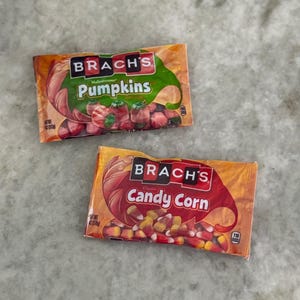 1:6 scale Halloween candy, and 1/6 Halloween candy packages for dolls, 1/6 Halloween doll props, 10” doll, 11” doll, 12” doll, elf prop