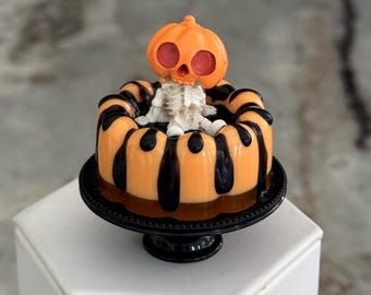 1:6 scale Halloween themed Bundt/jello mold/cake for dolls, playscale Halloween dessert, elf prop, fashion doll Halloween dessert, doll prop