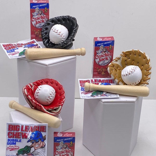 Elf baseball props, mini baseball accessories, Christmas elf props, minibrands toys, baseball props for elf, Christmas elf doll, Christmas