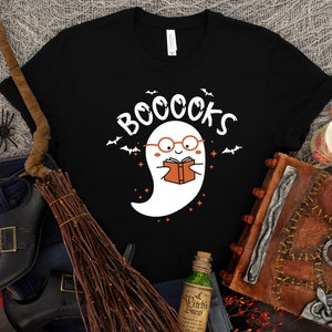 Ghost Reading Books T-Shirt: Halloween Teacher Librarian Tee