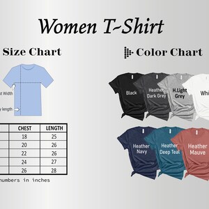 Puede incluir: Una tabla de tallas para camisetas de mujer con medidas en pulgadas. La tabla muestra las medidas de pecho y largo para las tallas S, M, L, XL y 2XL. Una tabla de colores muestra los colores disponibles: Negro, Gris oscuro jaspeado, Gris claro jaspeado, Blanco, Azul marino jaspeado, Azul turquesa jaspeado y Malva jaspeado.