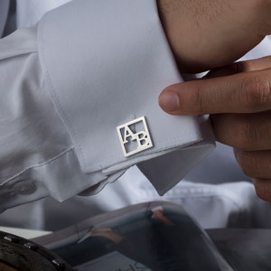 Gemelos de plata de ley con inicial para hombre, gemelos de oro de 14 quilates con nombre y letra, regalos de cumpleaños personalizados para hombre, regalo único para el Día del Padre.