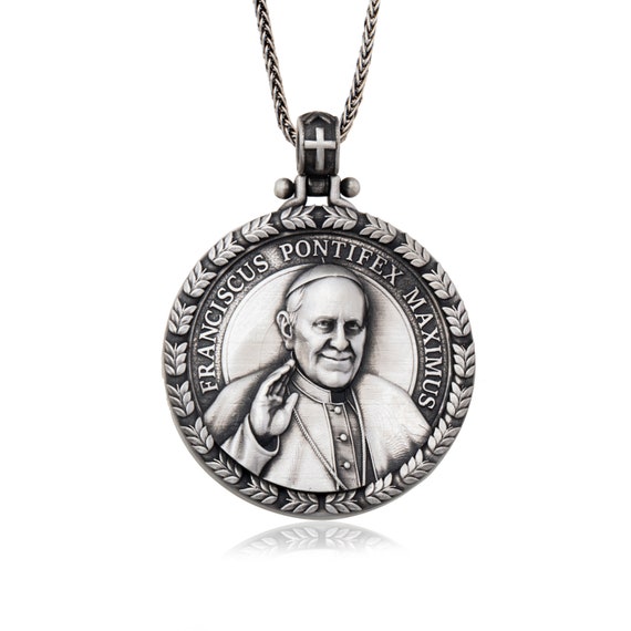 Collana Con Ciondolo Papa Francesco E Ali D'Angelo - Gioiello Religioso In Acciaio Inox Con Foto Personalizzata, Regalo Cristiano Per Donna E Uomo, Lunghezza 50cm