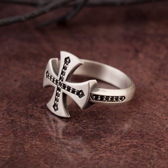 Bague homme croix en argent bagues crucifix croix des templiers cadeaux religieux chretiens pour homme bague homme diamant noir meilleurs cadeaux pour la fete des peres Etsy France