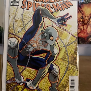 Amazing Spider-Man #62 1:10 Dustin Weaver Variant