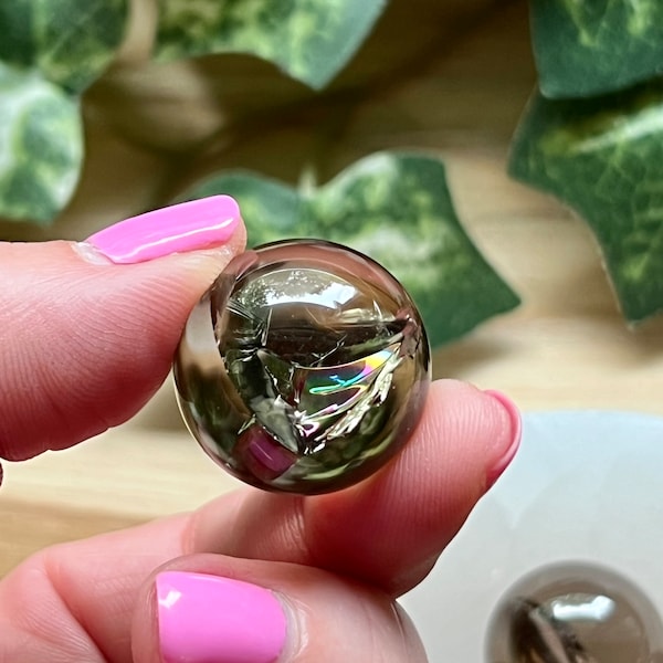 Mini Esfera de Cuarzo Ahumado con Arcoiris