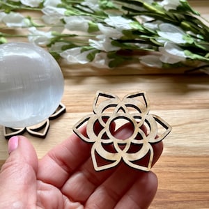 Wooden Sphere Stand