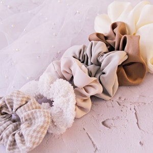 Neutral tones Scrunchies Set| Earth Tone srunchy Set| Teddy Scrunchies | Cream theme scrunchie set | Plush Scrunchies| Bridesmaid Box