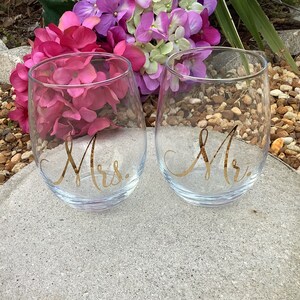 Personalized Stemless Wine Glass/Bridesmaid Glasses/Bridal Party Gift/Bridesmaids Gift/Bridesmaid Proposal Gift image 4