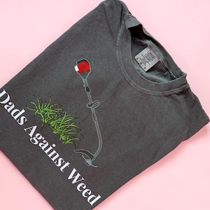 Maglietta "Dads Against Weed", divertente regalo per la festa del papà immagine 5
