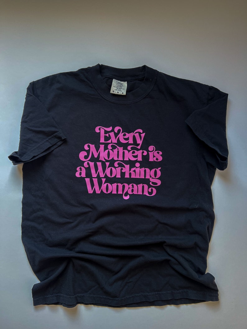 Working Mom Graphic Tee: Trendy Oversized Mama Shirt image 4