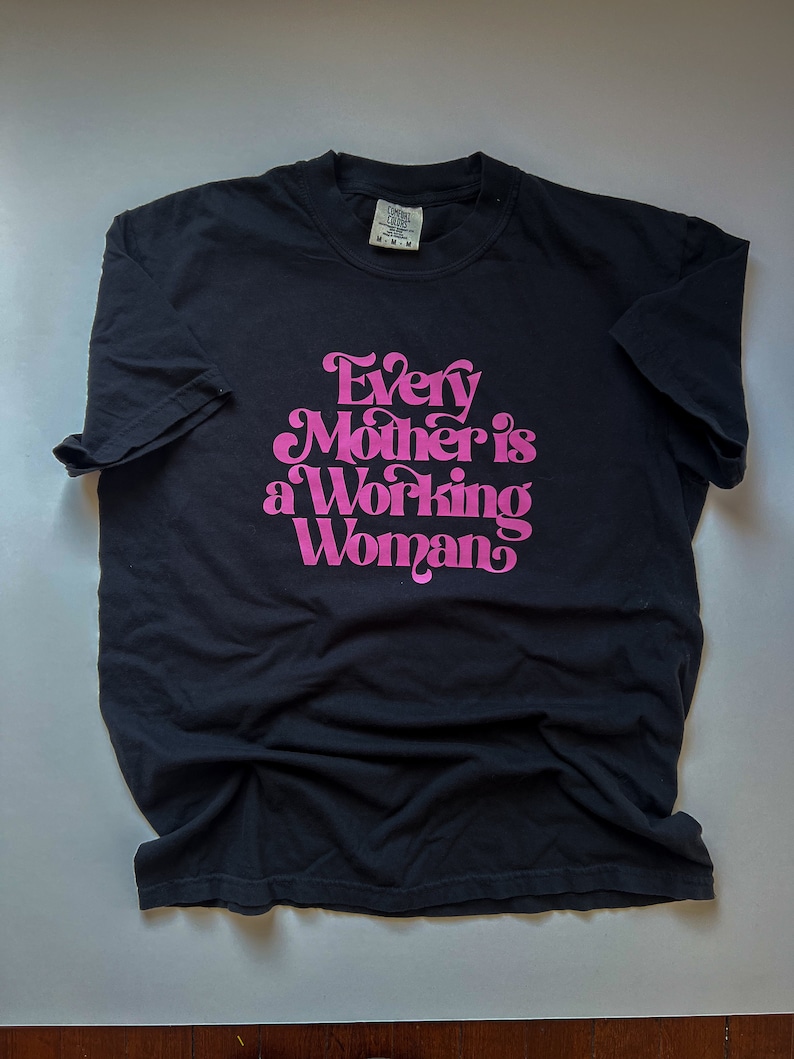Working Mom Graphic Tee: Trendy Oversized Mama Shirt image 2