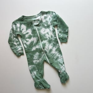 Tie-Dye Baby Sleeper: Gender Neutral Zip-Up Outfit