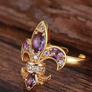 Saints Fleur de Lis amethist diamanten ring