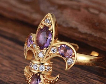 Anillo Saints Fleur De Lis con diamantes y amatista