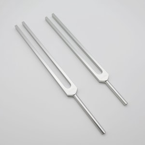 111Hz Unweighted Tuning Fork – Extended 9cm Handle for Sound & Vibration Work