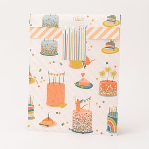 Torta di compleanno con sacchetti di carta | Sacchetti regalo, confezioni regalo, sacchetti piatti, compleanno bambini, sacchetti per feste, sacchetti di carta, bambini