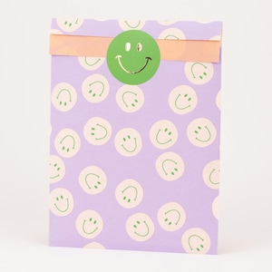 Papiertüten Smileys, Flieder | Geschenktüten, Geschenkverpackung, Flatbag, Kindergeburtstag, Mitgebseltüten